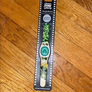 stitch crashes disney magic band